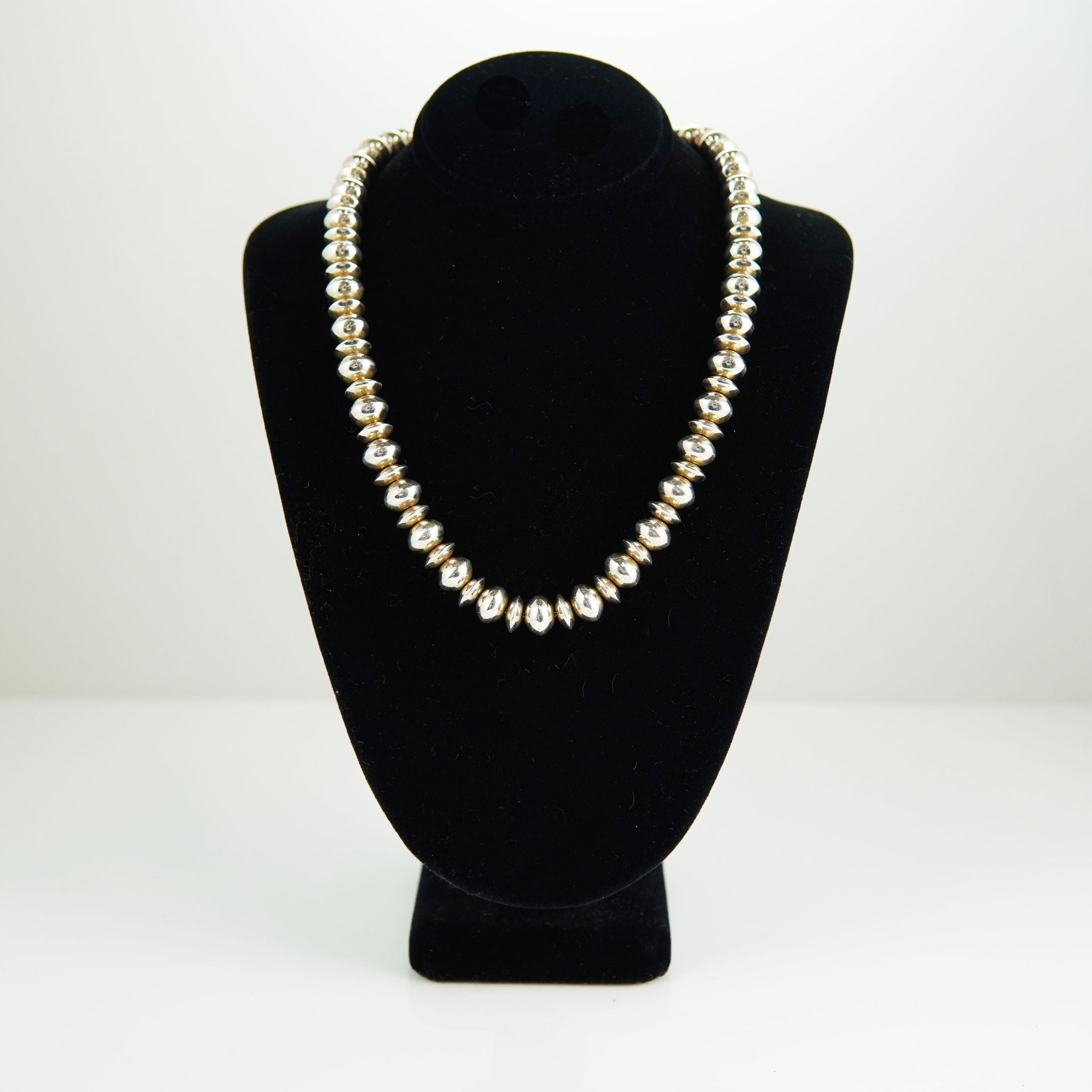 NK SS BEADS 17 INCH ARTIE YELLOWHORSE #13499 - Main Image