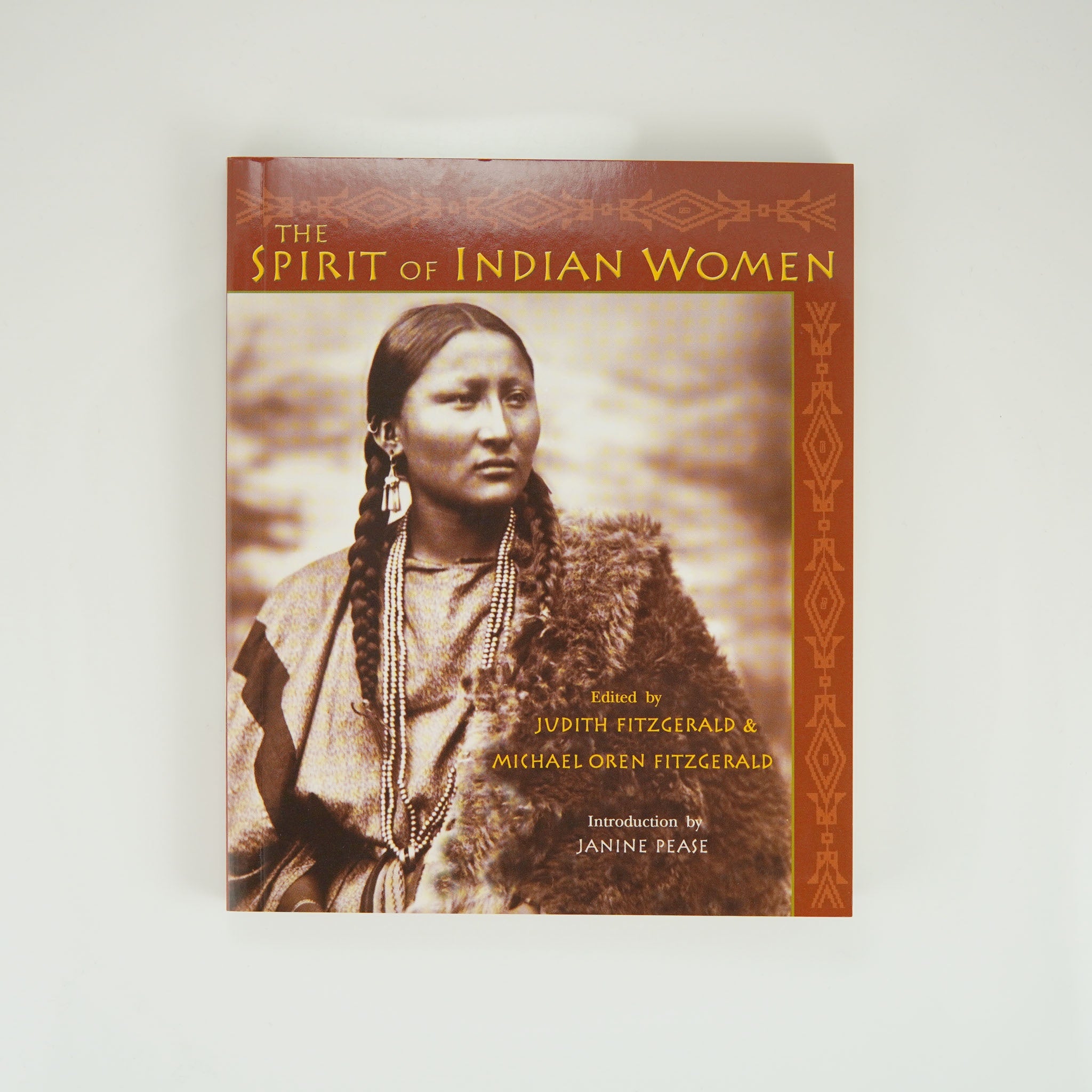 BK 12 SPIRIT OF INDIAN WOMEN BY JUDITH FITZGERALD #21028966 D2 DEC23